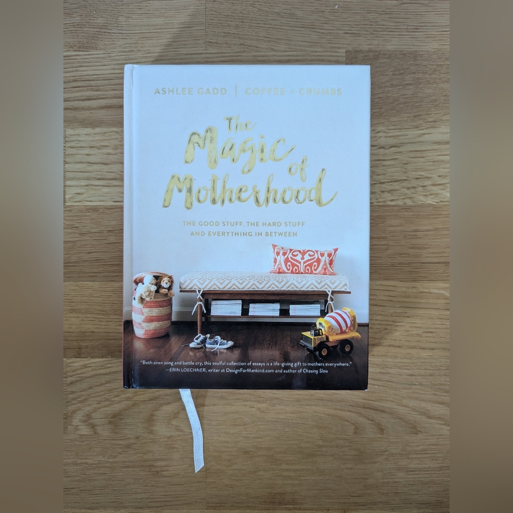 4/$10 📚 The Magic of Motherhood‎ Book by - White Cover